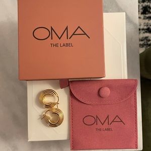 NWOT OMA THE LABEL Adler Hoop